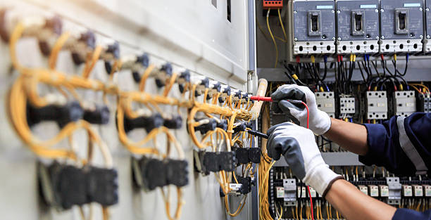 Professional Electrician technician working in Weatherby Lake, MO